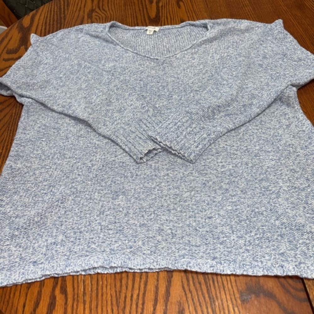 PURE JILL SIZE MEDIUM BLUE AND WHITE MARLED V/NECK SWEATER
